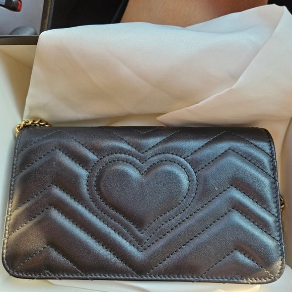 Gucci Marmont medium size shoulder bag(have box and authenticity tags) - Picture 5 of 8